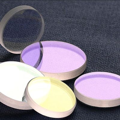 Le verre optique du polariseur RG715 de la feuille A5 filtre 5mm à 200mm