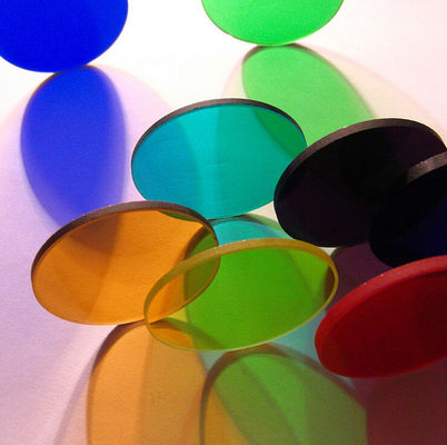 Le verre optique du polariseur RG715 de la feuille A5 filtre 5mm à 200mm